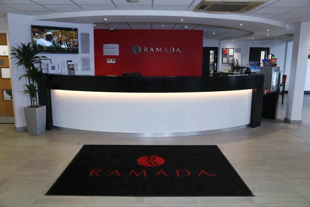 Ramada Wakefield Hotel Exterior photo