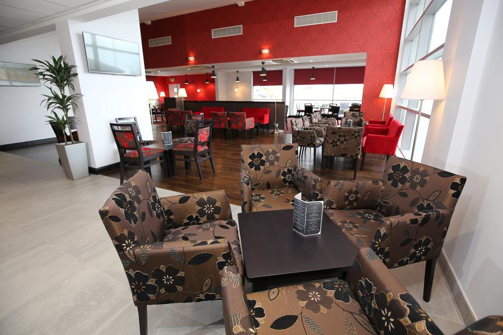 Ramada Wakefield Hotel Exterior photo