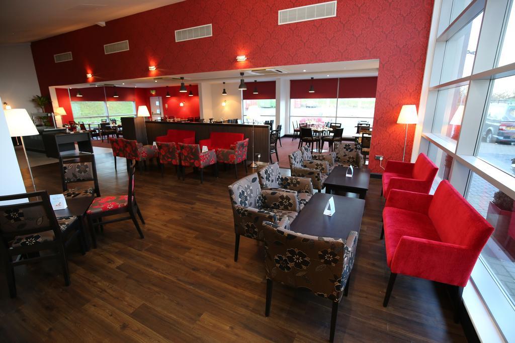 Ramada Wakefield Hotel Exterior photo