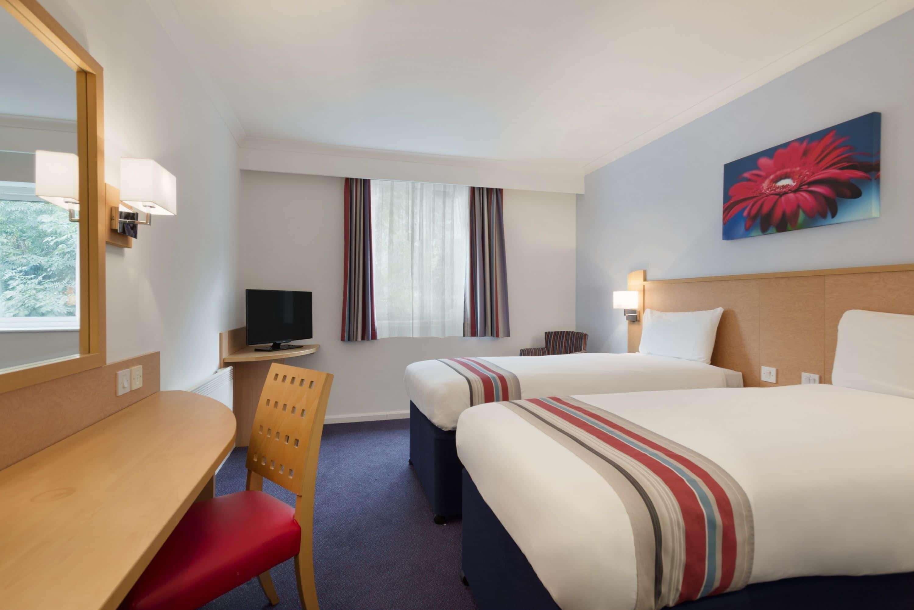 Ramada Wakefield Hotel Exterior photo