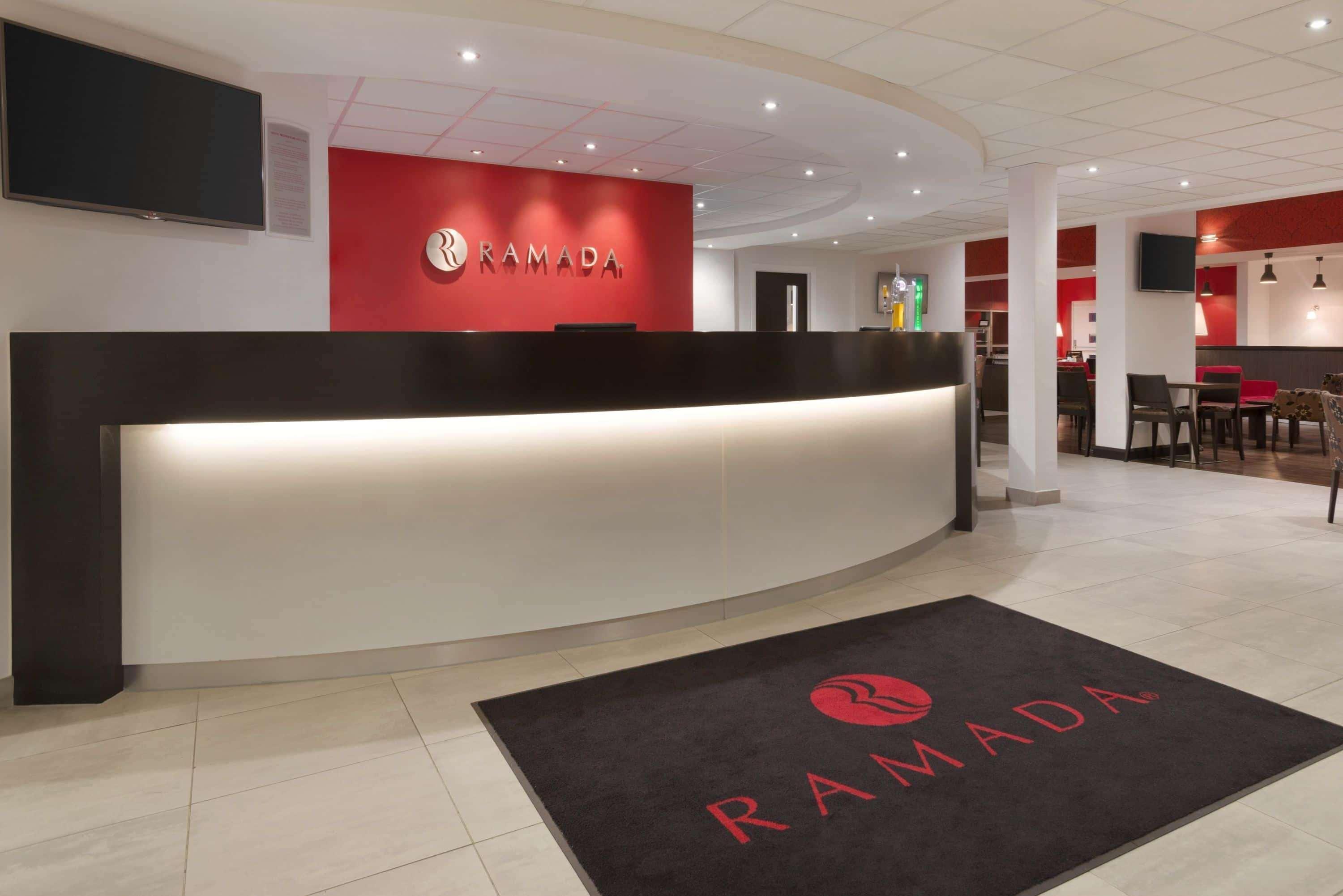 Ramada Wakefield Hotel Exterior photo
