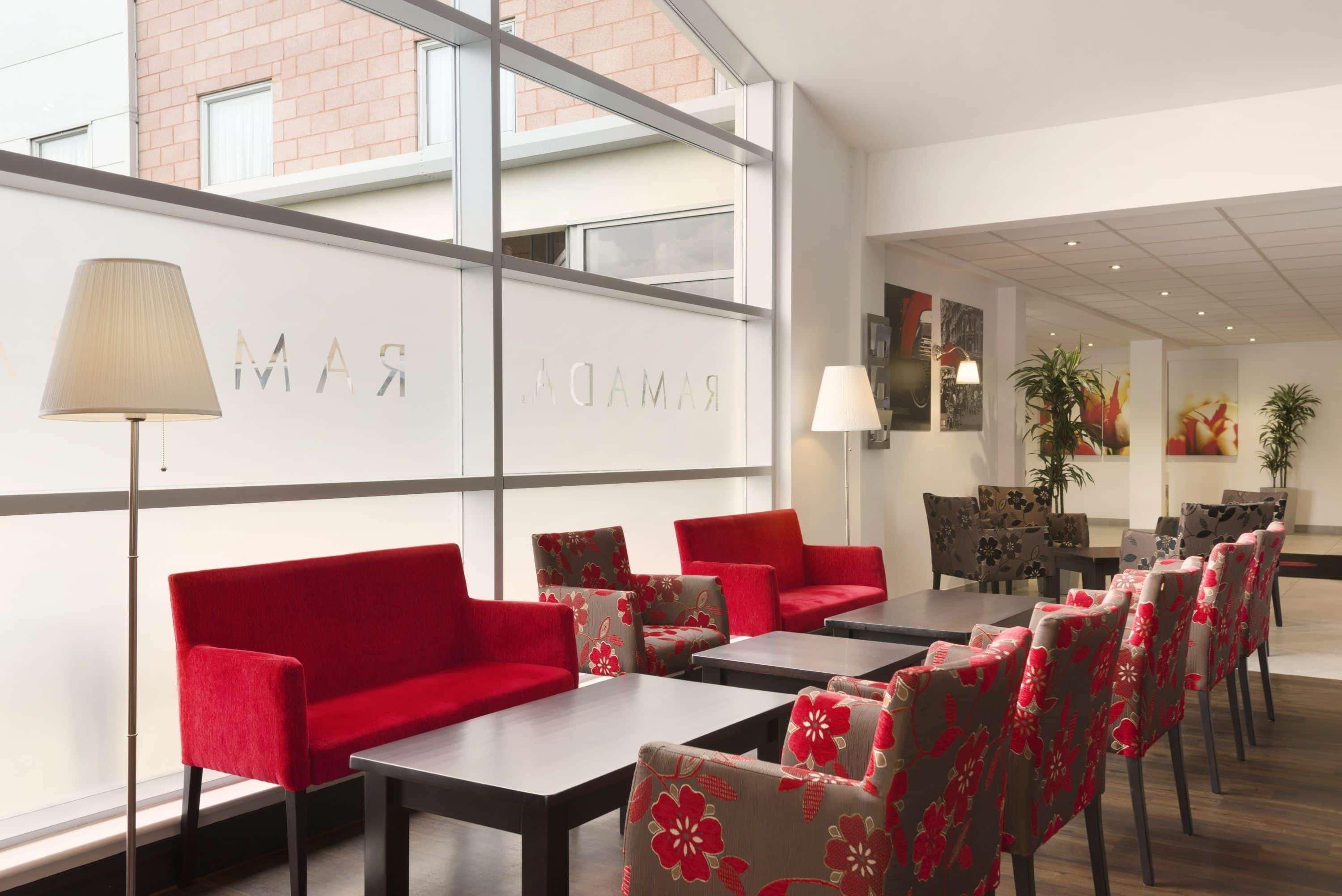 Ramada Wakefield Hotel Exterior photo
