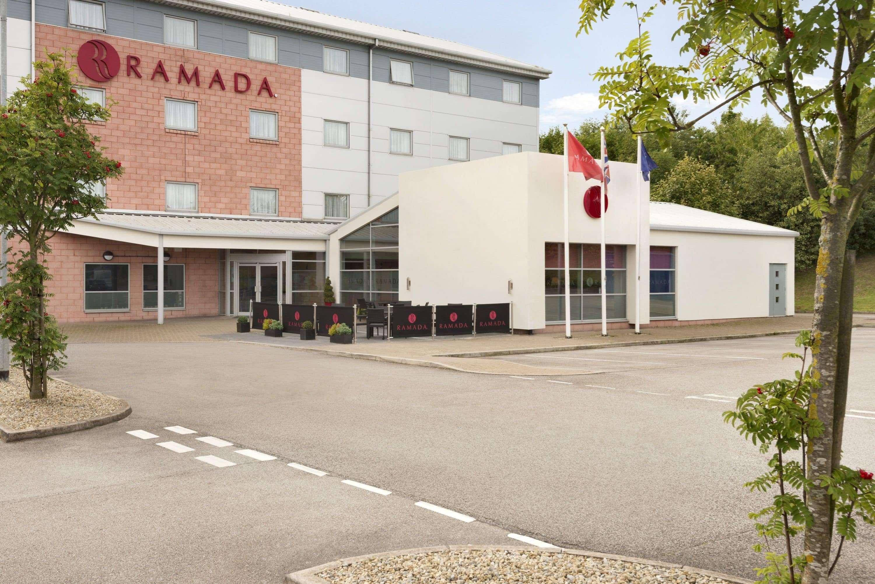Ramada Wakefield Hotel Exterior photo