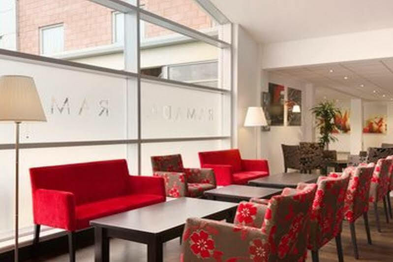 Ramada Wakefield Hotel Exterior photo